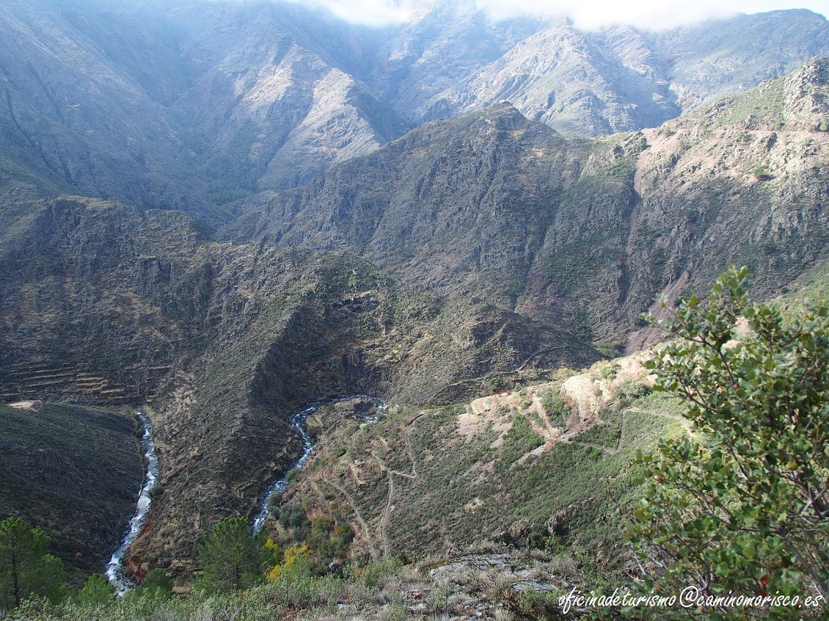vistas de las hurdes oficinadeturismo@caminomorisco.es