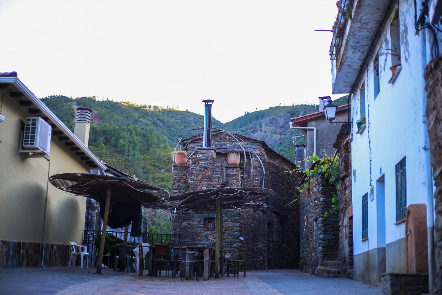 arquitectura negra las hurdes